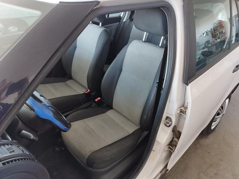 Škoda Fabia (2008) 1,2I,44KW,KLIMA,CD,NOVÁ STK - fotka 15 z 24