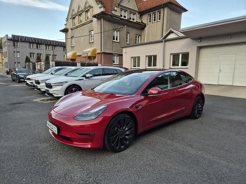 Tesla Model 3 PERFORMANCE 393kw SOH 95,1% - fotka 2 z 45
