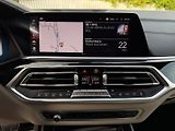 BMW X7 M50xD-R22-PANO-H&K-ČR-TOP STAV - náhled 25