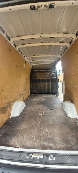 Iveco Daily (2019) 2,3TDi 100kW Diesel Automatik  - fotka 27 z 30