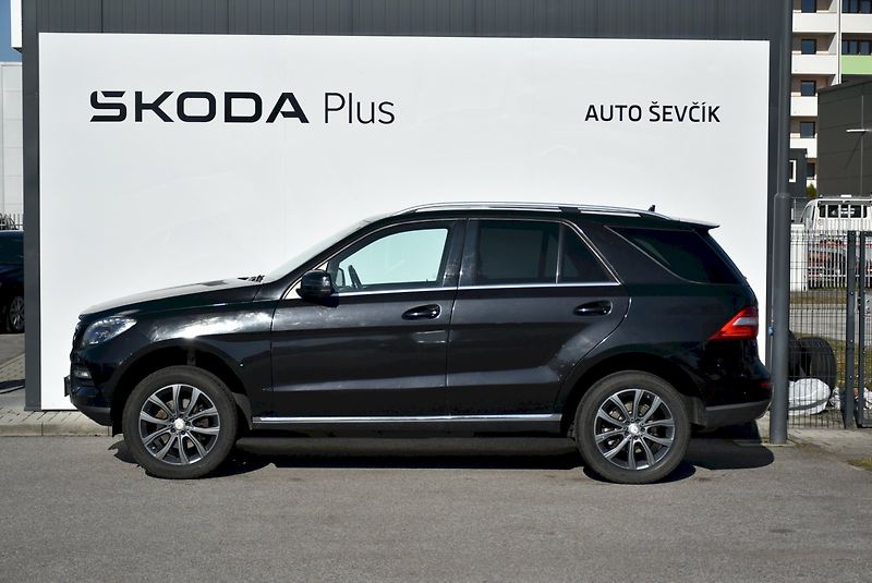 Mercedes-Benz Třídy M (2013) 3.0 Cdi 190kW 4x4 - fotka 3 z 31