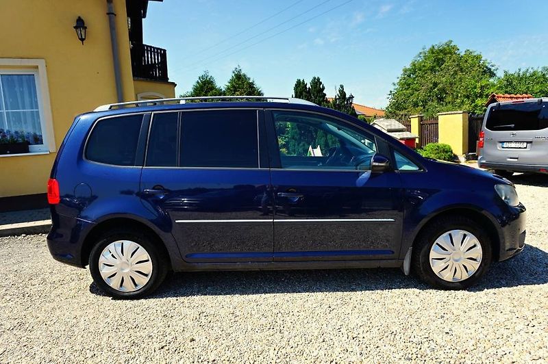 Volkswagen Touran (2011) 2,0 TDI 103 kW - fotka 3 z 48