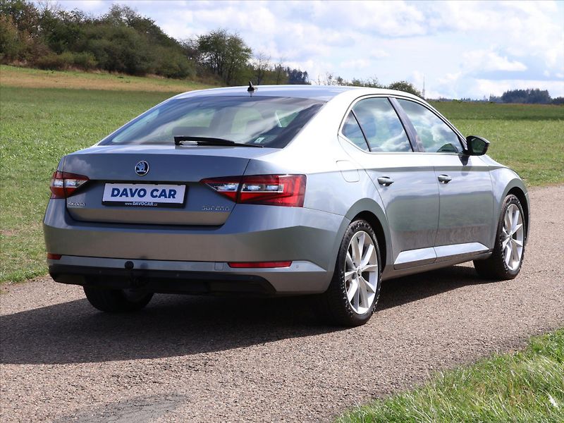 Škoda Superb 2,0 TDI 140kW DSG Style Plus - fotka 7 z 29