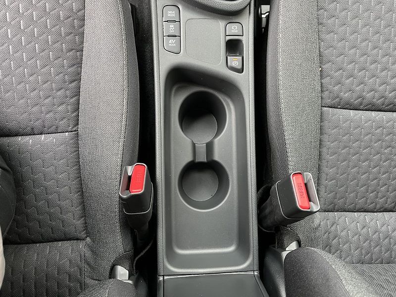 Toyota Yaris Cross 1.5 HEV Style (2x4) - fotka 19 z 24