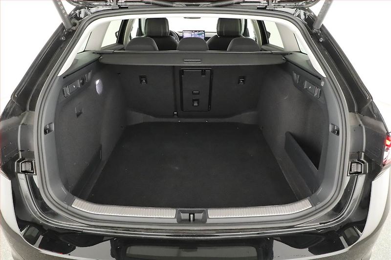 Škoda Superb (2025) 2.0 TDI, SELECTION, KAMERA - fotka 19 z 20