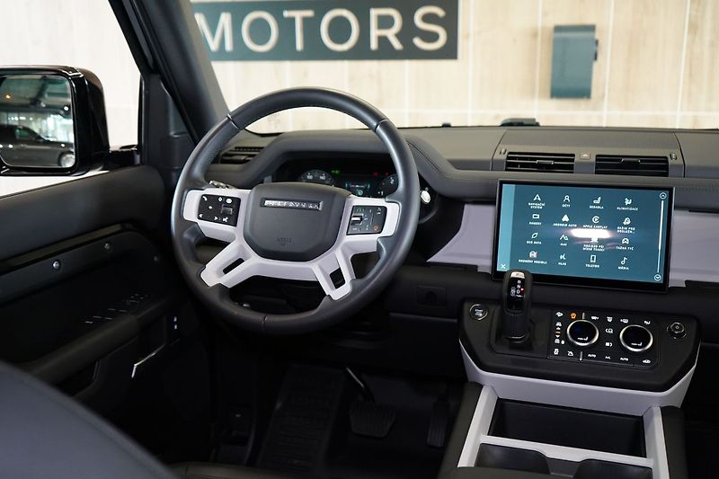 Land Rover Defender 110 D300 X-Dynamic SE - fotka 41 z 42