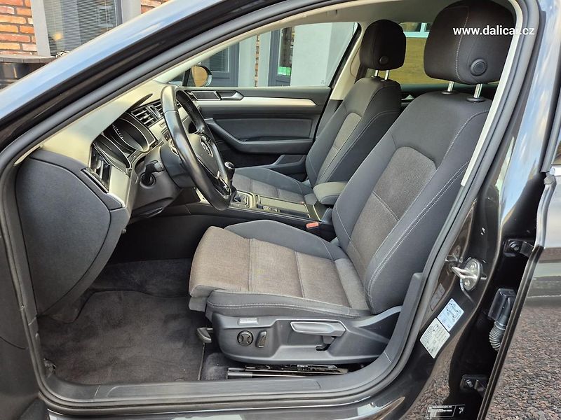 Volkswagen Passat Variant (2018) 1.4TSi 110KW ComfortLine  - fotka 33 z 54