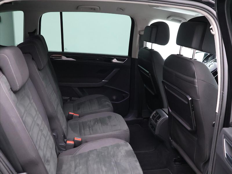 Volkswagen Touran 2,0 TDI 110kW Highline DSG DPH - fotka 13 z 33