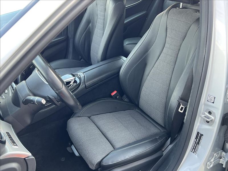 Mercedes-Benz Třídy E 2,0 E 220 d / 9G-TRONIC - fotka 9 z 35