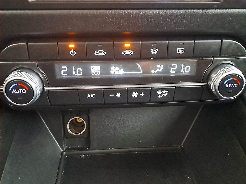 Mazda CX-5 (2022) 2.0 Skyactiv-G - fotka 15 z 18