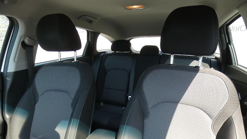 Hyundai i30 Kombi 1,0 T-GDI Trikolor - fotka 7 z 24