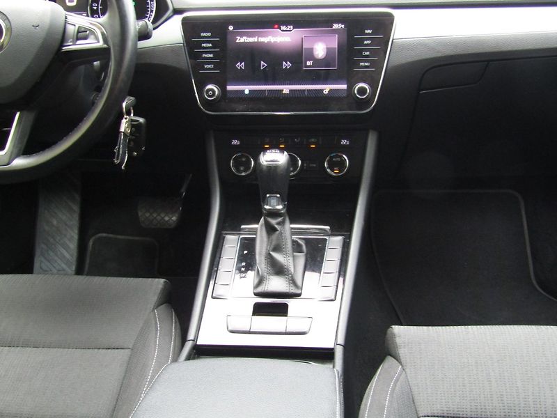 Škoda Superb (2018) 1.6 TDI 88kW DSG - fotka 17 z 38