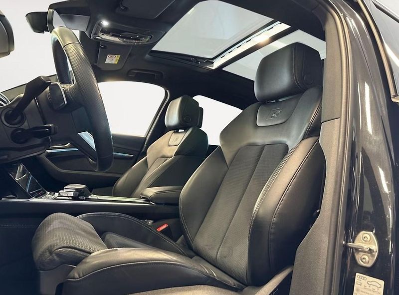 Audi Q8 e-tron 55 Sportback Q 360 Matrix Pano - fotka 23 z 24