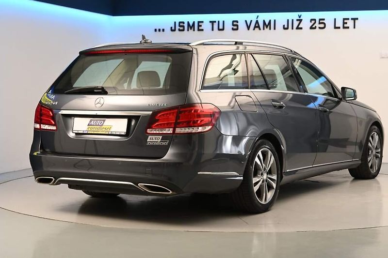 Mercedes-Benz Třídy E (2014) 2.2 250T Avantgarde LED CDI - fotka 5 z 26