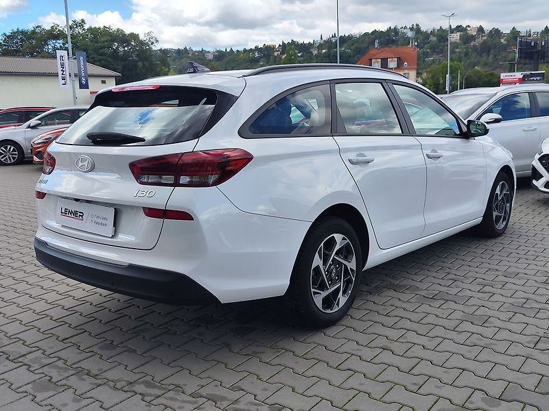 Hyundai i30 1.5 T-GDI/103kW Smart DCT - fotka 5 z 30
