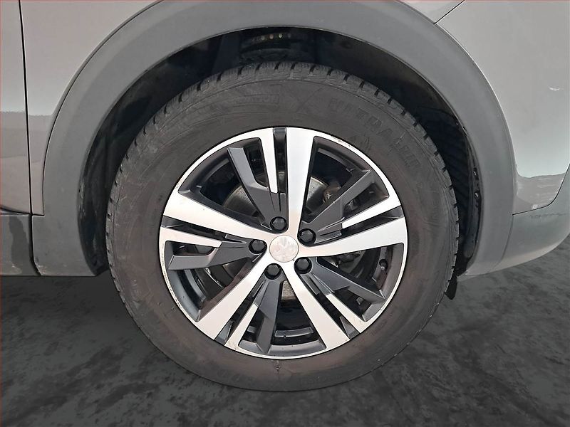 Peugeot 5008 (2019) 1.5 BlueHDi, Automat, 7 míst - fotka 15 z 20