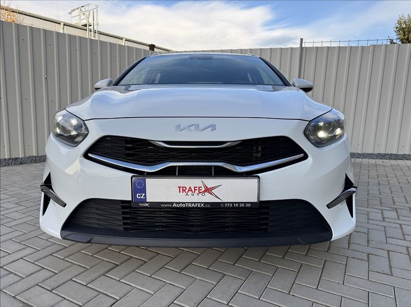 Kia Ceed 1,6 CRDi SW FRESH DPH 1.maj ČR - fotka 2 z 50