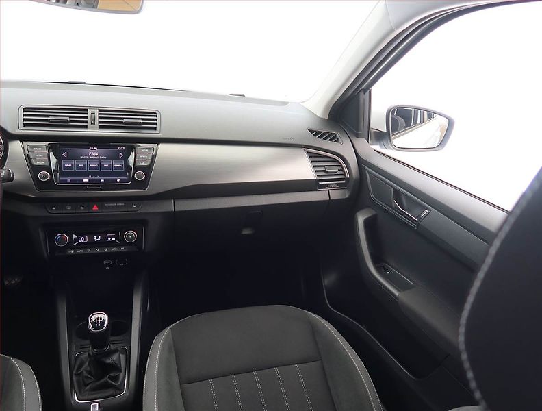 Škoda Fabia (2019) Style 1.0 TSI, Serv.kniha - fotka 8 z 23