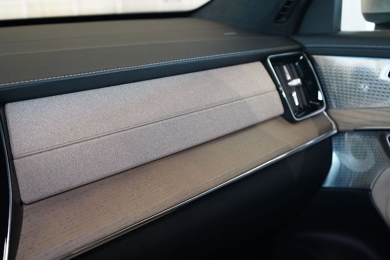 Volvo XC90 T8 ULTRA Bright, Masáž, Bowers - fotka 42 z 50