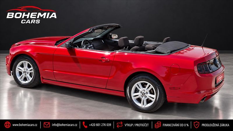 Ford Mustang 3,7 V6 227 Kw cabrio - fotka 9 z 33