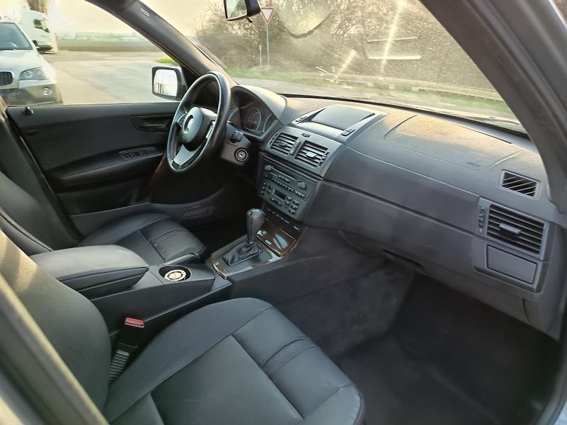 BMW X3 (2004) 3.0i automat - fotka 23 z 38