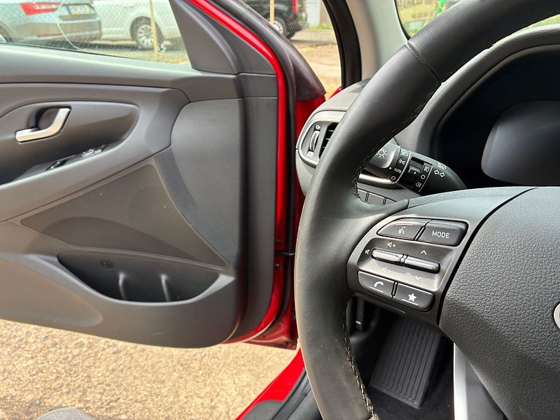 Hyundai i30 1.0 T-GDi 74 kW Comfort ČR DPH - fotka 17 z 23