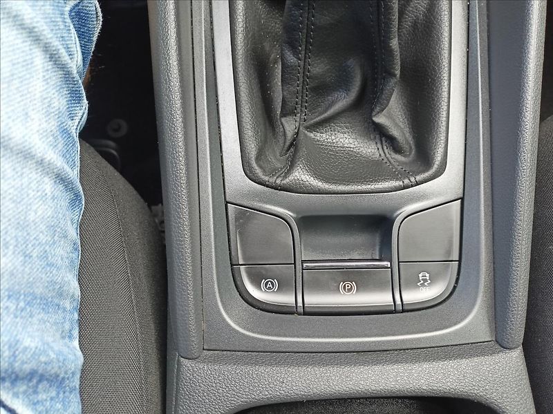 Škoda Karoq 1,0   TSI AMBITION - fotka 13 z 18