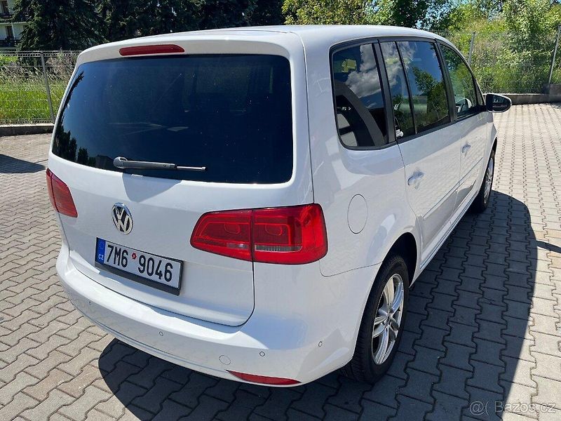 Volkswagen Touran (2013) - fotka 6 z 16