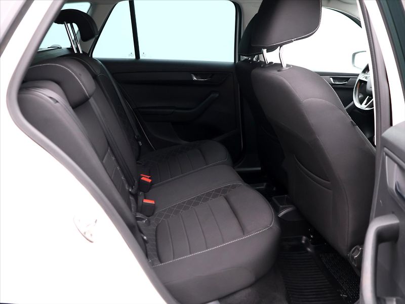 Škoda Fabia 1.0 TSI 70kW Style CZ - fotka 12 z 33