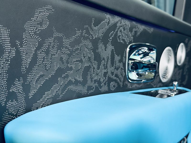 Rolls-Royce Cullinan (2026) Black*Bad*SHOOTING STARS*TIFFA - fotka 18 z 49