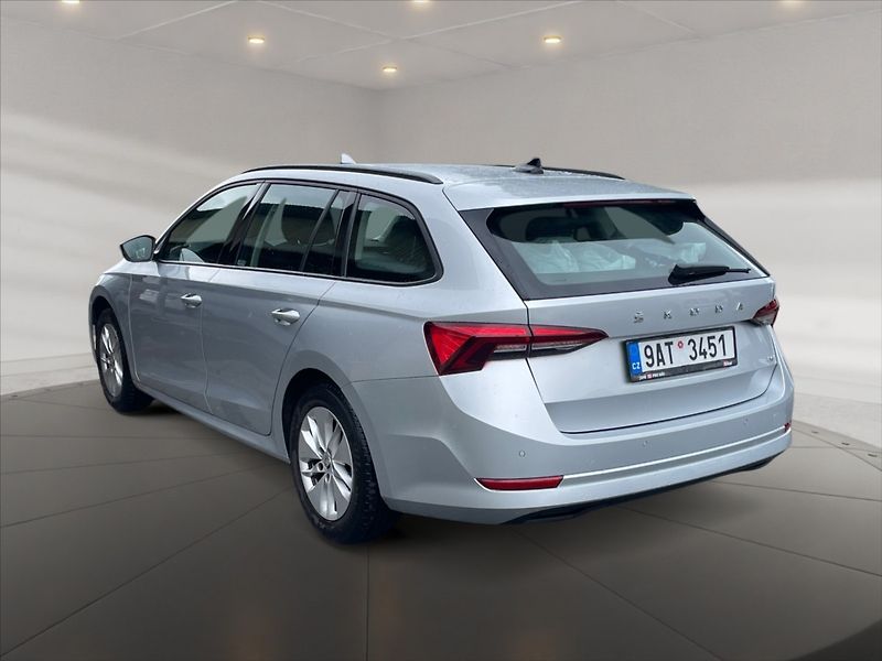Škoda Octavia 2,0 TDI Ambition 4x4 DSG - fotka 4 z 11