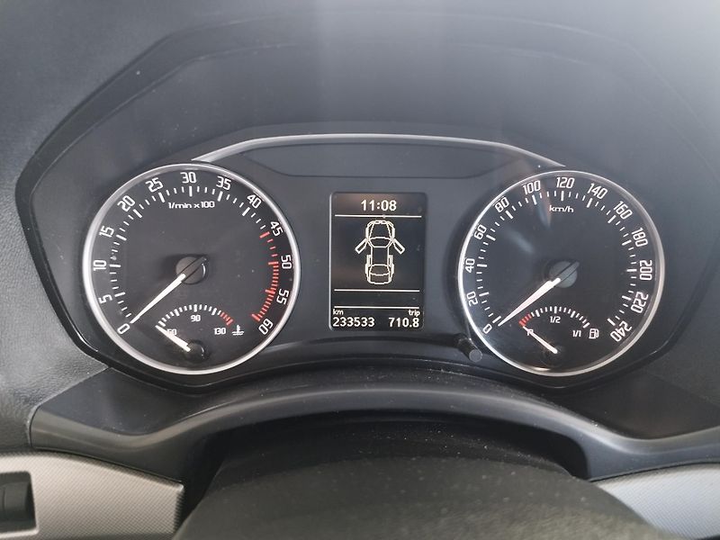 Škoda Octavia (2010) 1,6TDI,77KW,DSG,ALU,NAVI - fotka 25 z 29