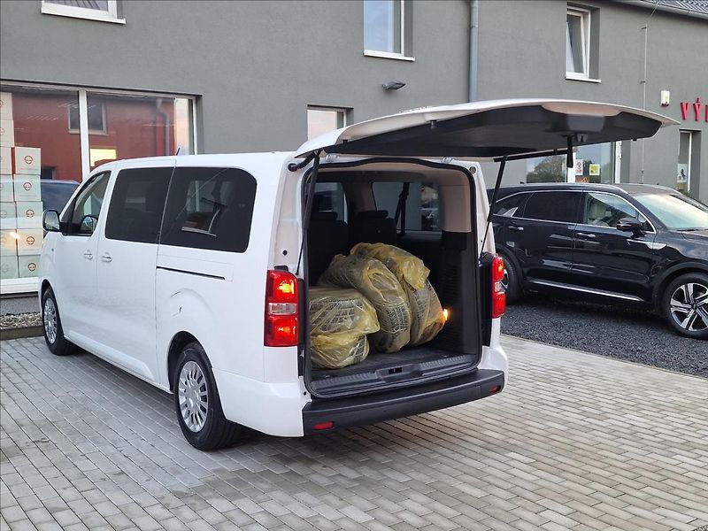 Toyota ProAce Verso 2.0 D-4d 110kW L2 Shuttle, ČR - fotka 41 z 50
