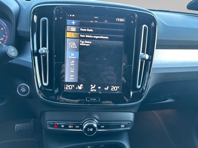 Volvo XC40 T2 Plus Dark LED H/K Taž Kam - fotka 14 z 16