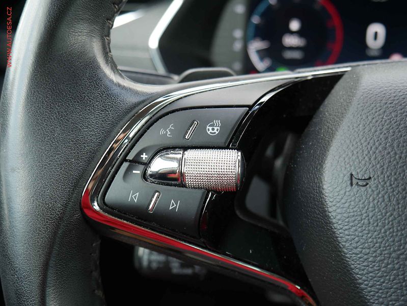 Škoda Octavia (2020) 2.0TDi, 2.maj,ČR, Style, LED - fotka 14 z 20