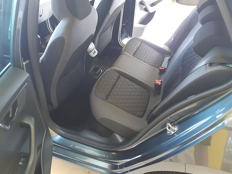 Škoda Fabia 1.0 i LED KAMERA zadáno !!! - fotka 21 z 26