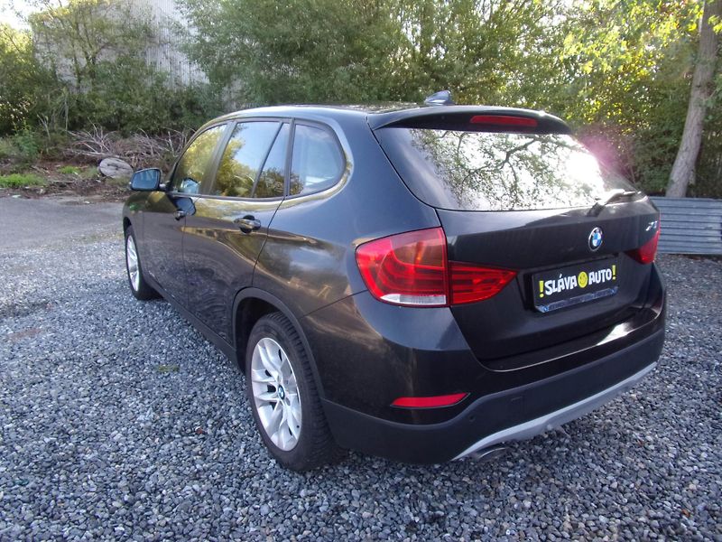 BMW X1 (2015) xDRIVE18d 105kW 1.MAJITELKA ČR - fotka 7 z 23
