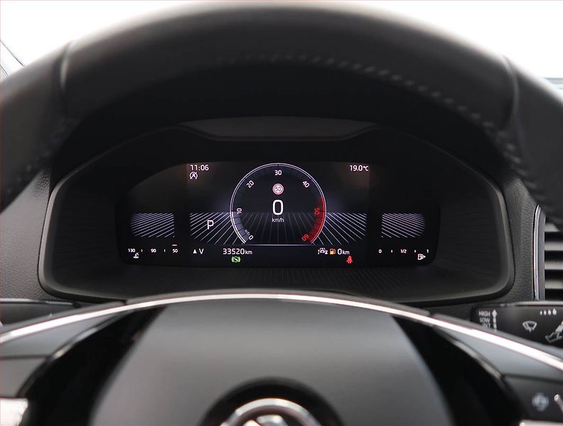 Škoda Karoq (2024) 2.0 TDI, digi klima - fotka 11 z 24