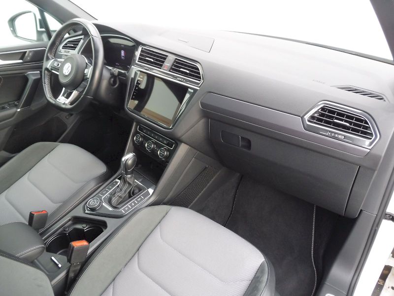Volkswagen Tiguan (2018) Highline 2,0 TDI 140kW DSG 4MO - fotka 8 z 28