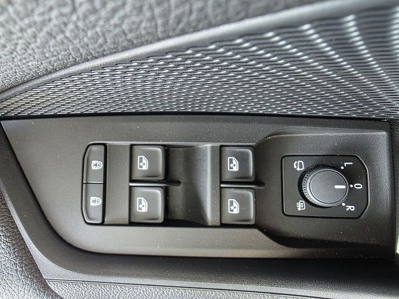 Škoda Octavia Combi DSG 2,0 TSi 195 kW RS - fotka 16 z 24