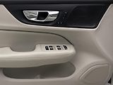 Volvo V60 D4 MOMENTUM AUT - náhled 28
