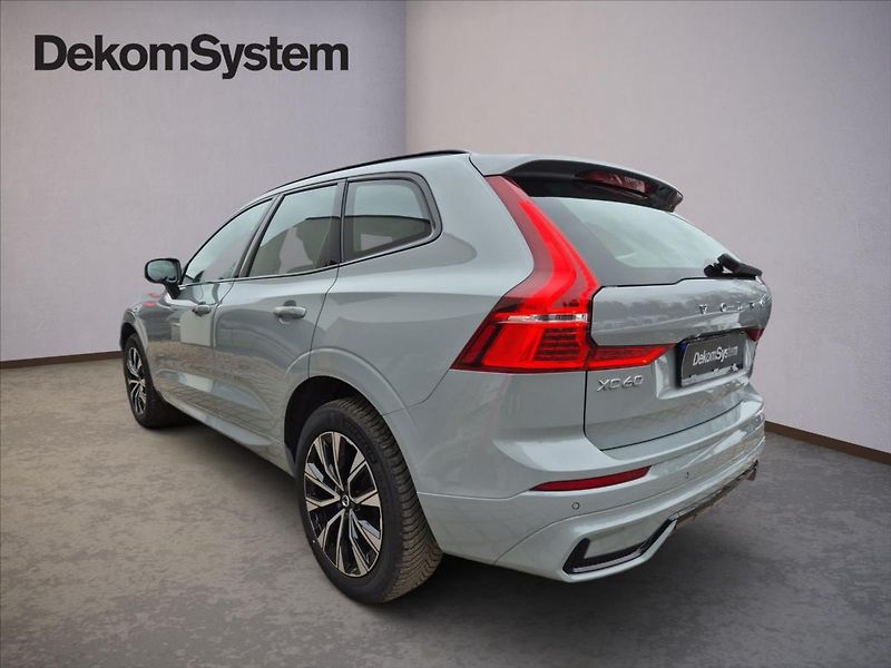 Volvo XC60 2,0 B4 AWD diesel Plus Dark Au - fotka 4 z 19
