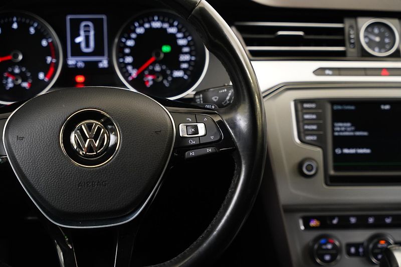 Volkswagen Passat - fotka 16 z 27