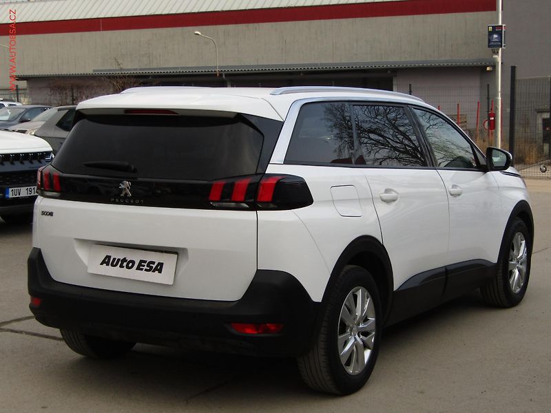 Peugeot 5008 (2018) 1.6 HDi, 1.maj,ČR, Active - fotka 4 z 22