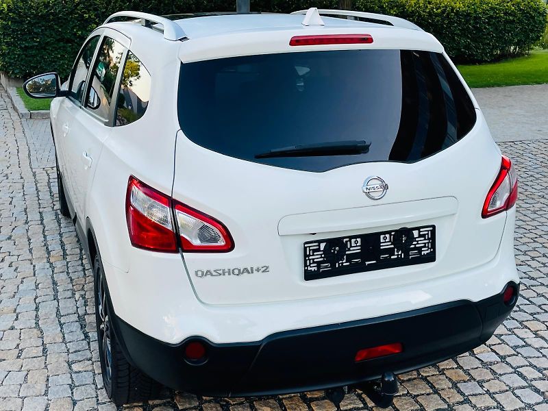 Nissan Qashqai 2.0i KAMERA TAŽNÉ SERVISKA 7M - fotka 17 z 45
