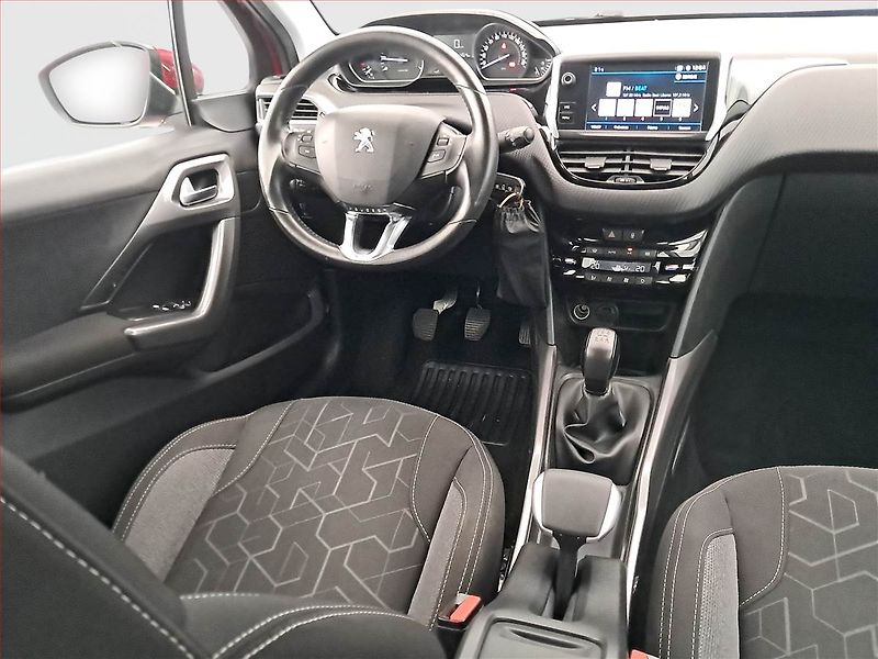 Peugeot 2008 (2018) 1.2 PureTech, Serv.kniha - fotka 7 z 16