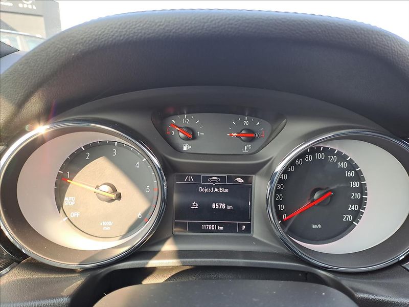 Opel Insignia 2,0 CDTi 1.MAJITEL,KOUPENO CZ - fotka 14 z 24
