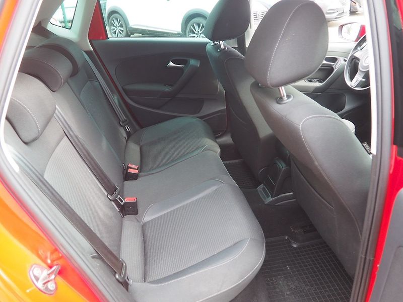 Volkswagen Polo (2010) 1.6 TDI - fotka 14 z 32