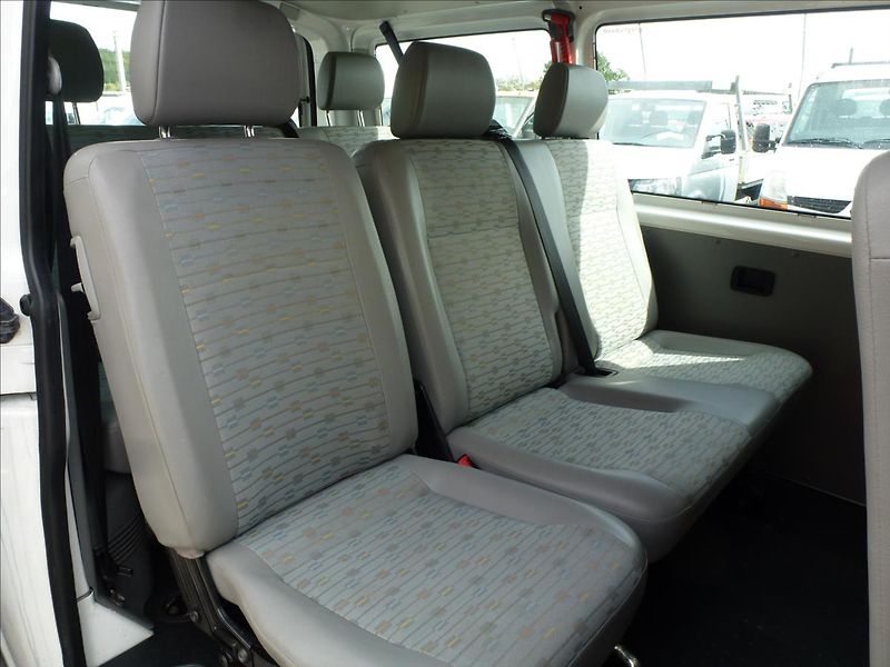 Volkswagen Transporter 2,0 TDI 9míst - fotka 29 z 46