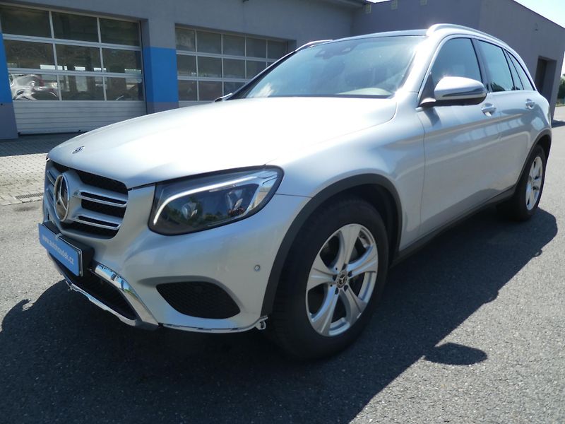 Mercedes-Benz GLC 350D 190kW 4x4  panorama závěs - fotka 1 z 15